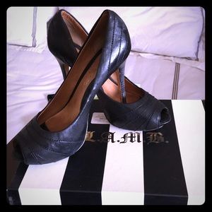L.A.M.B. Tansy Black pumps